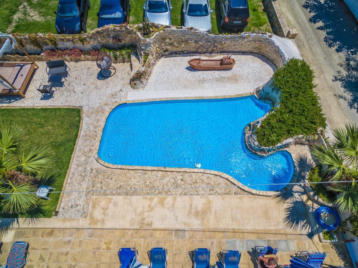 Antonis Apartments Каламакион Экстерьер фото